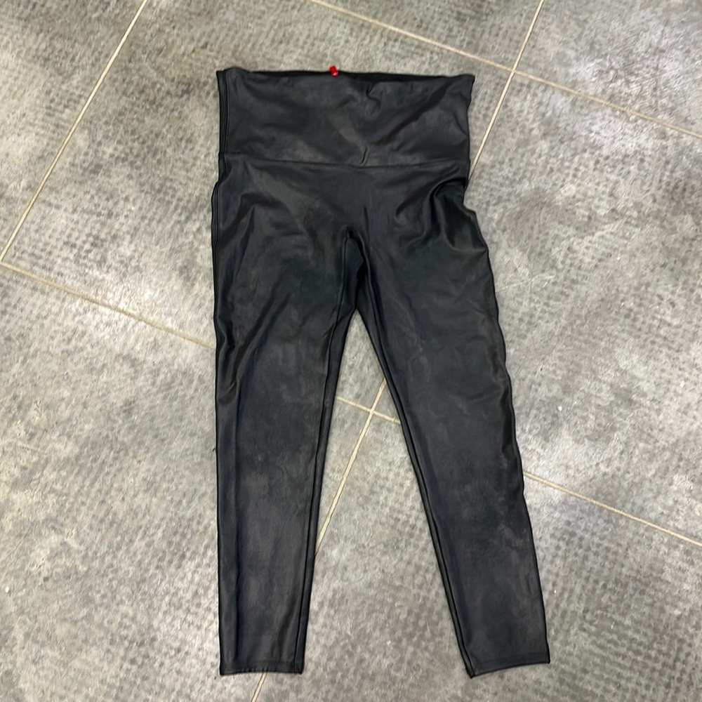 EUC SPANX FAUX LEATHER LEGGINGS 1X Petite